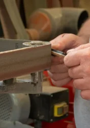 PARAGONでテーブルを支配しよう。非凡なものを求める人のためにデザインされた贅沢な手作りブレード。妥協のないパフォーマンス。傑作を今すぐ手に入れよう。.